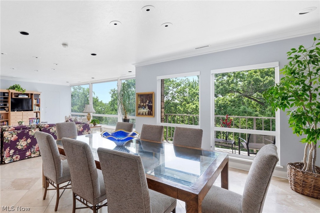 Acacia/Green Condo - Residential