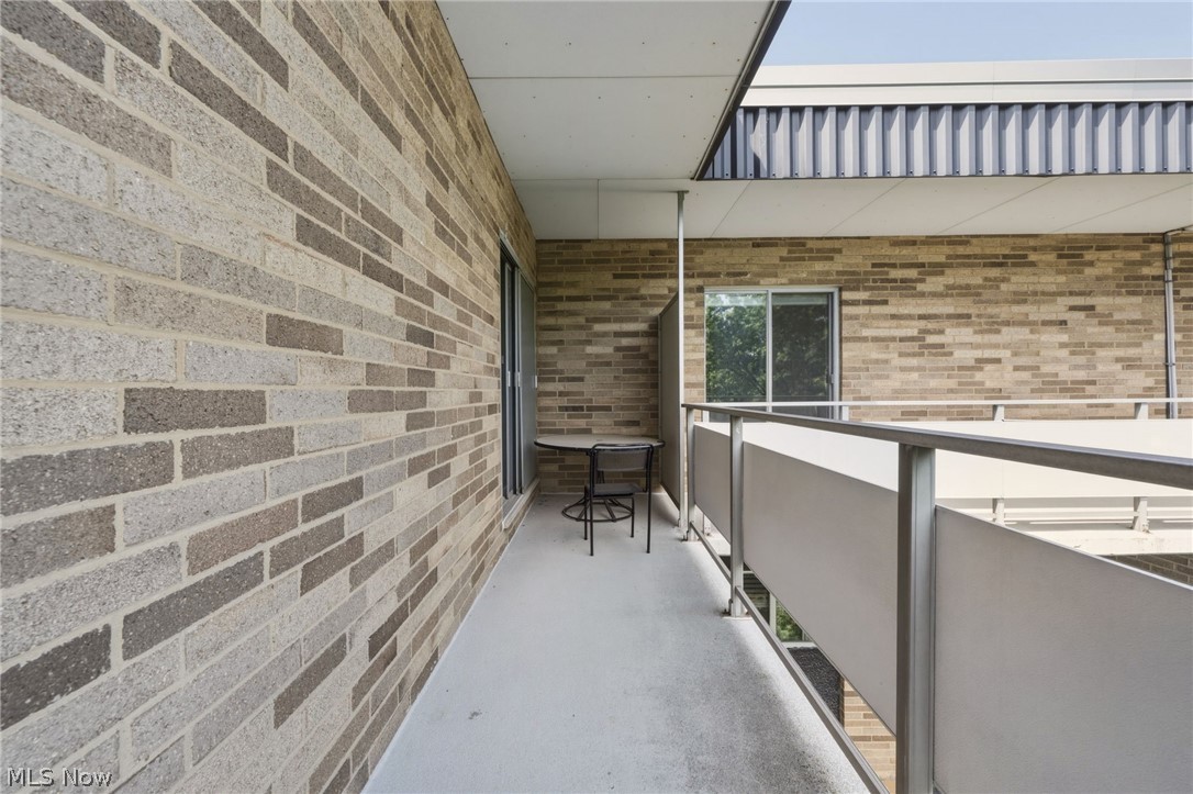 Acacia/Green Condo - Residential