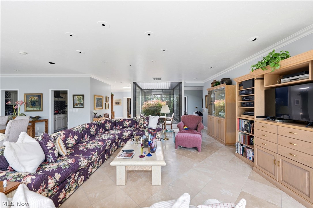 Acacia/Green Condo - Residential