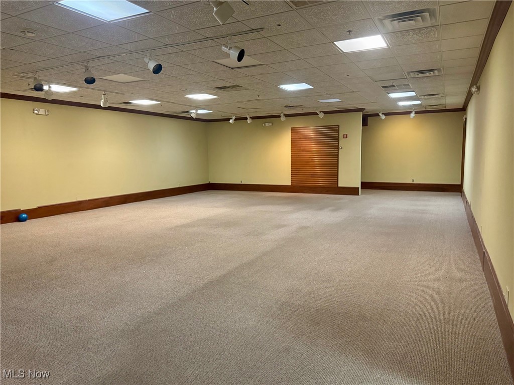 Village/Dresden - Commercial Lease