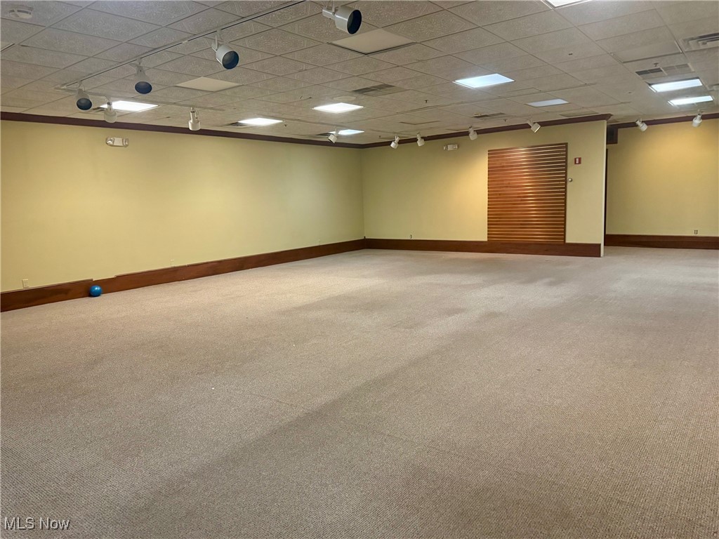 Village/Dresden - Commercial Lease