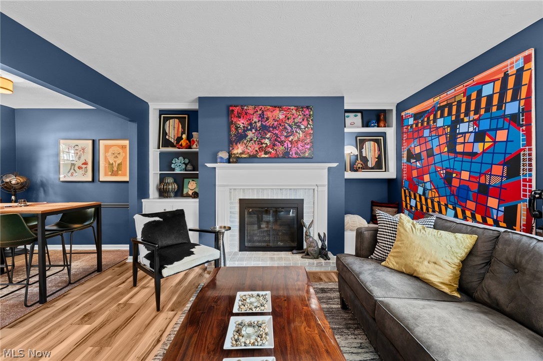 English Oaks Condo - Residential