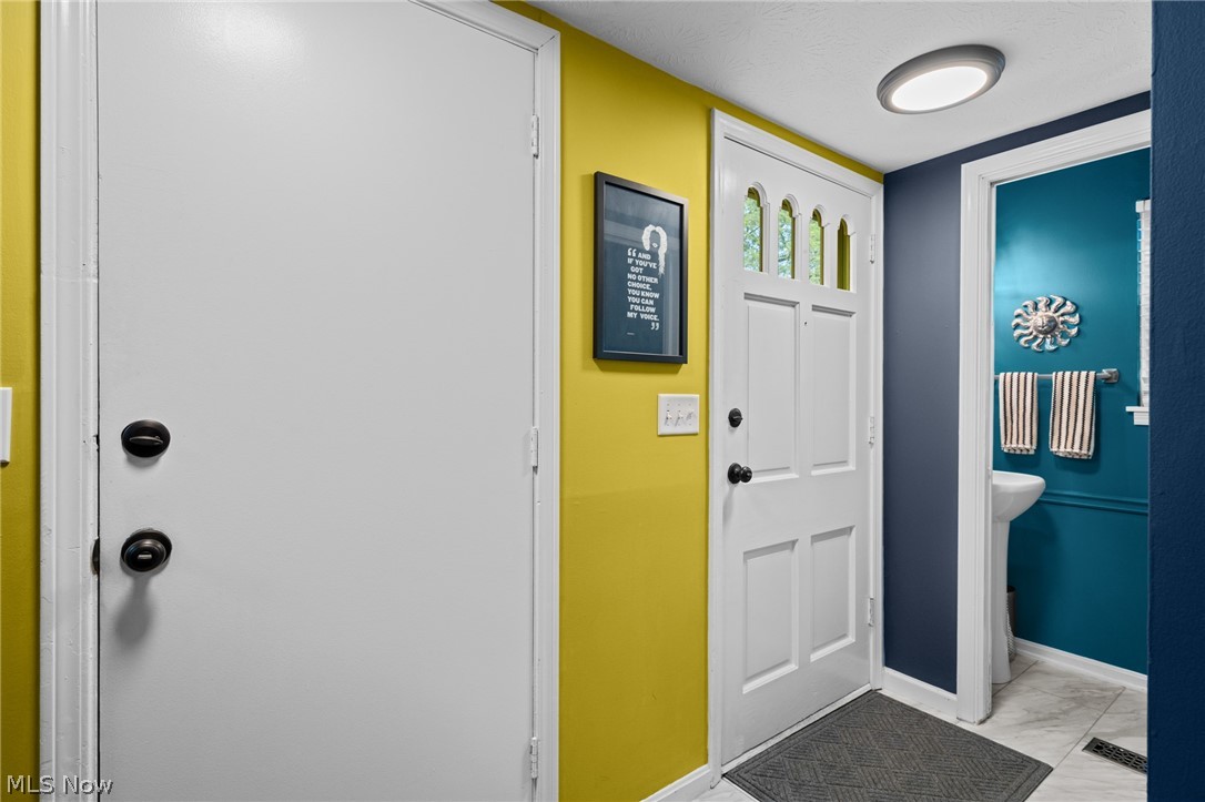 English Oaks Condo - Residential
