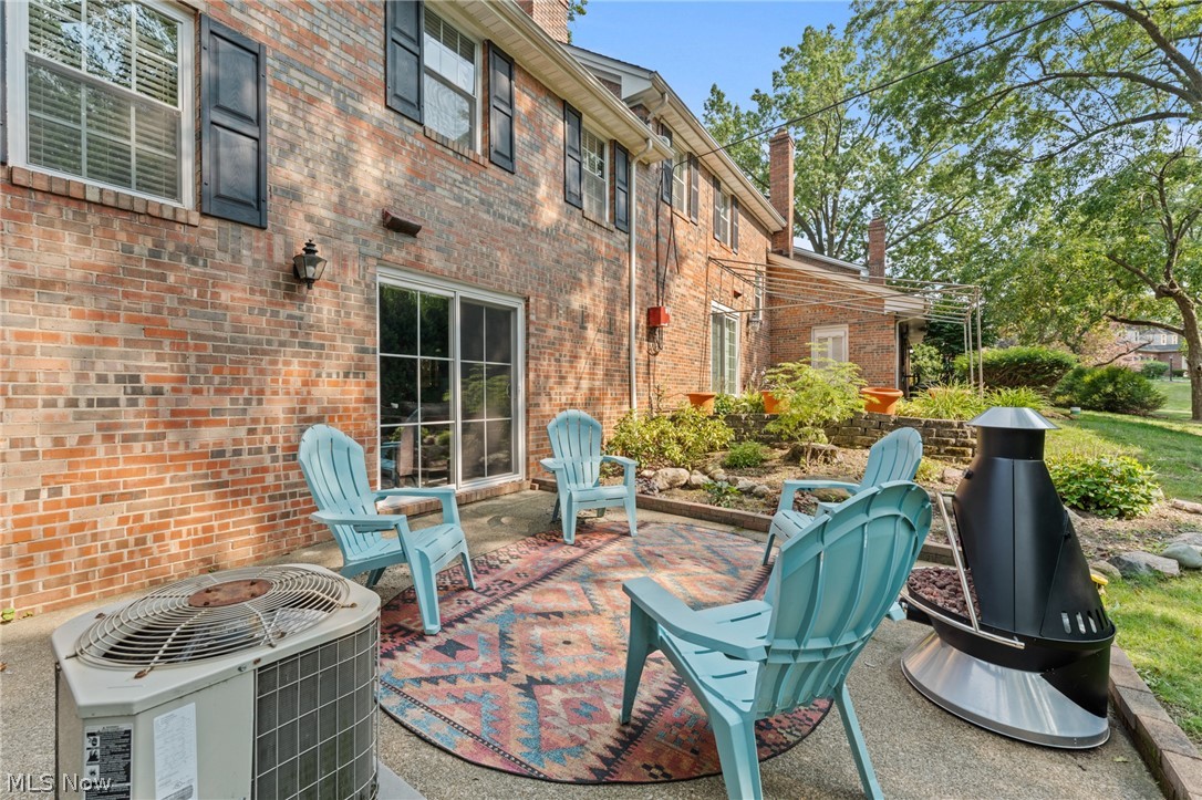 English Oaks Condo - Residential