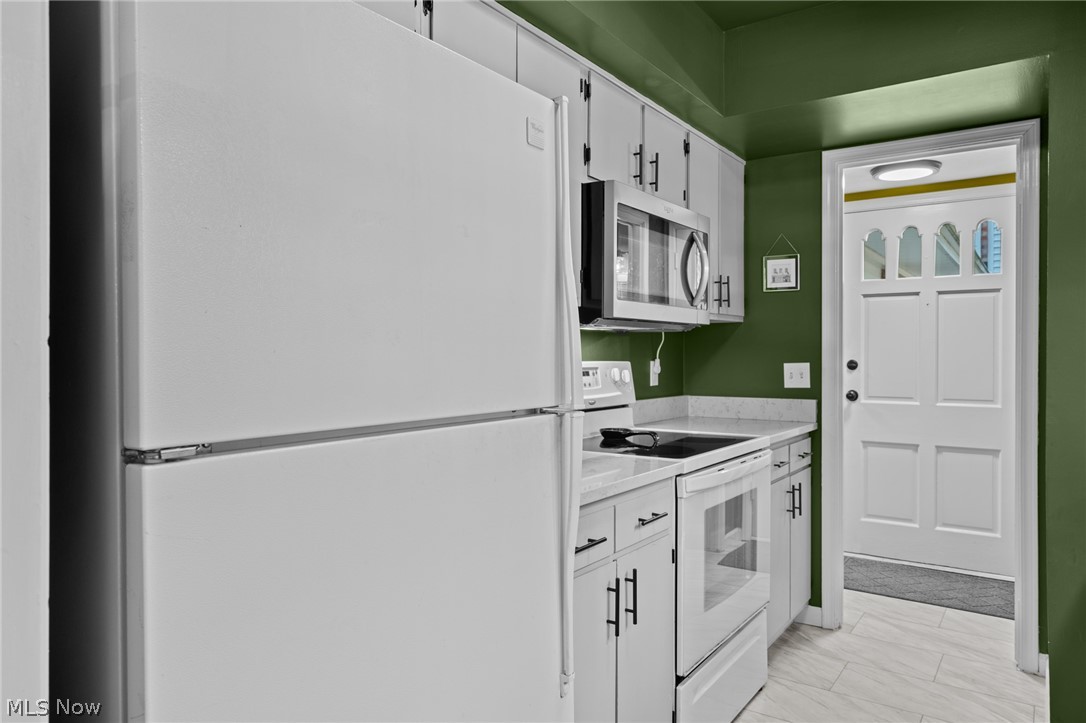 English Oaks Condo - Residential