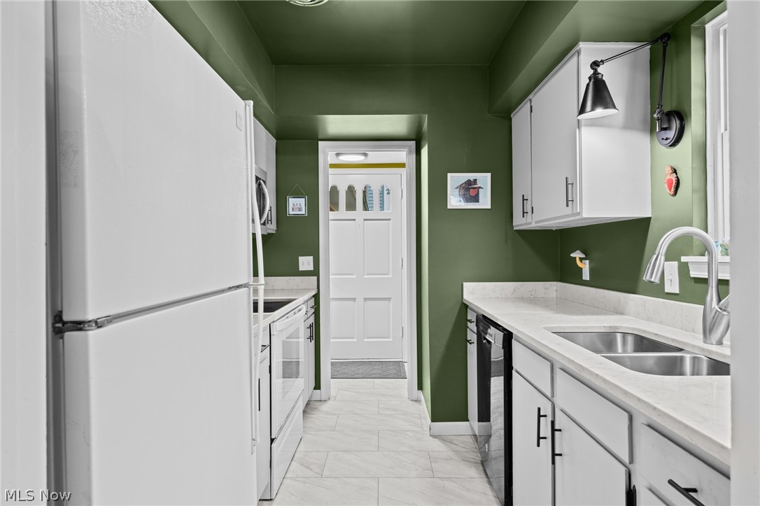 English Oaks Condo - Residential