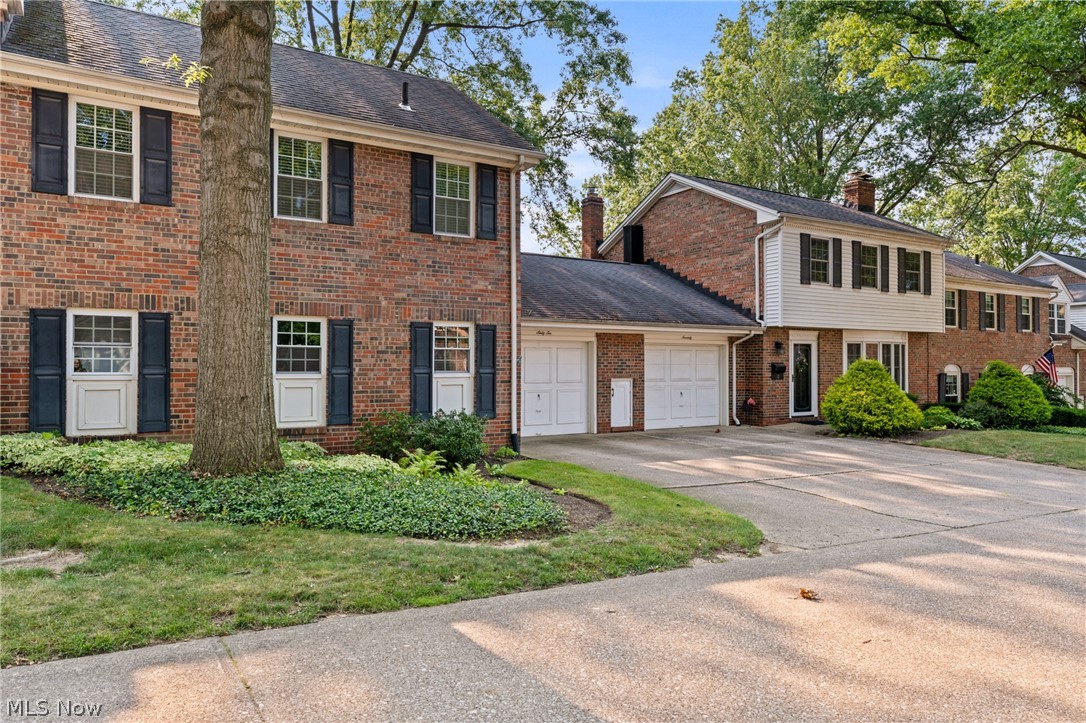 English Oaks Condo - Residential