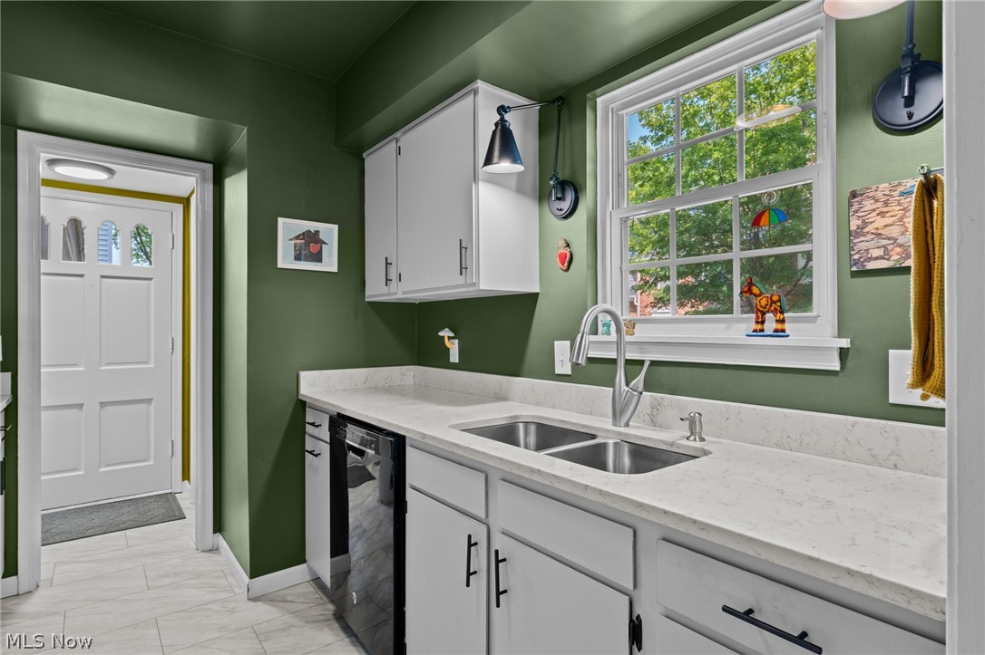 English Oaks Condo - Residential