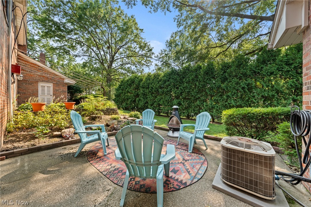 English Oaks Condo - Residential