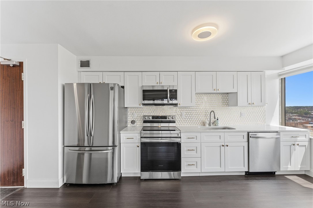 Marine Towers East Condo - Residential