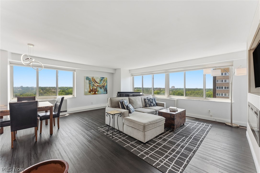 Marine Towers East Condo - Residential