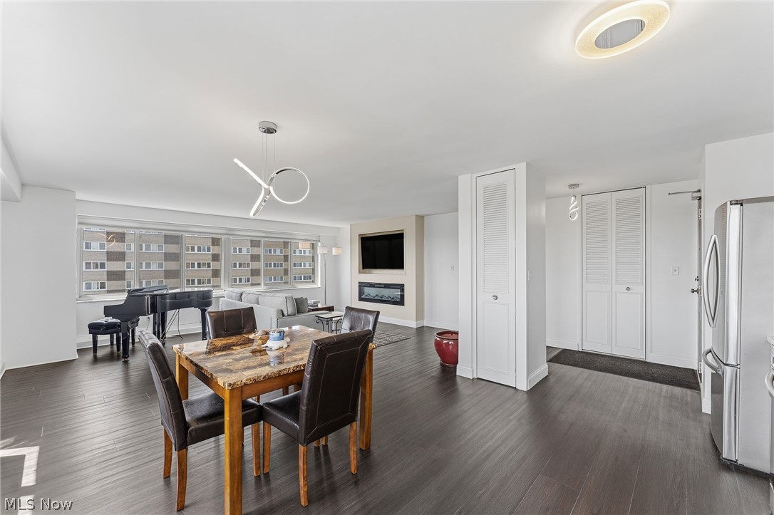Marine Towers East Condo - Residential