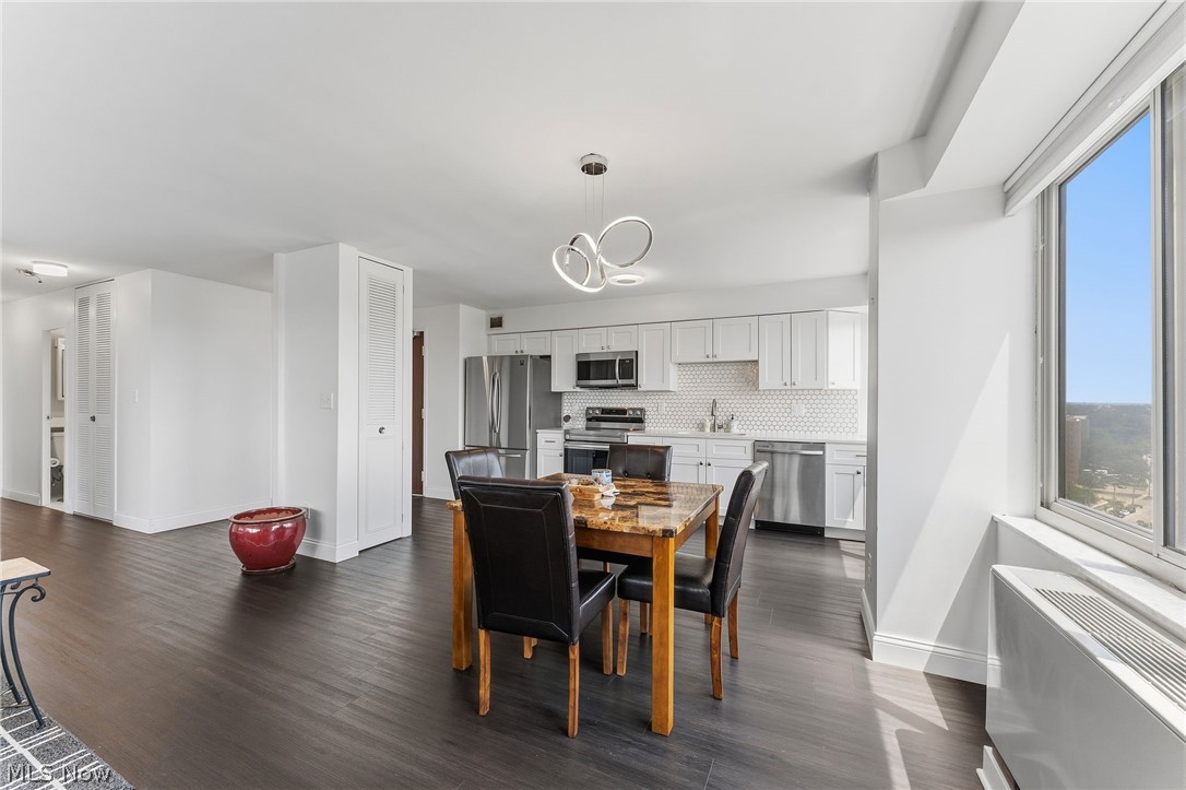 Marine Towers East Condo - Residential