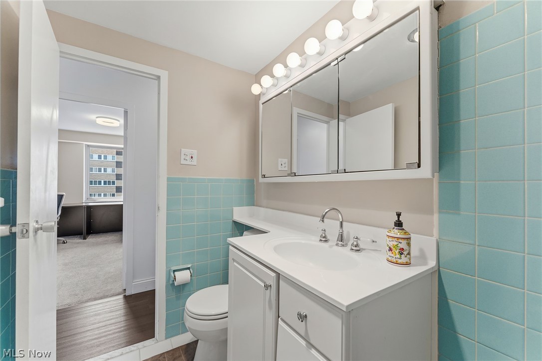 Marine Towers East Condo - Residential