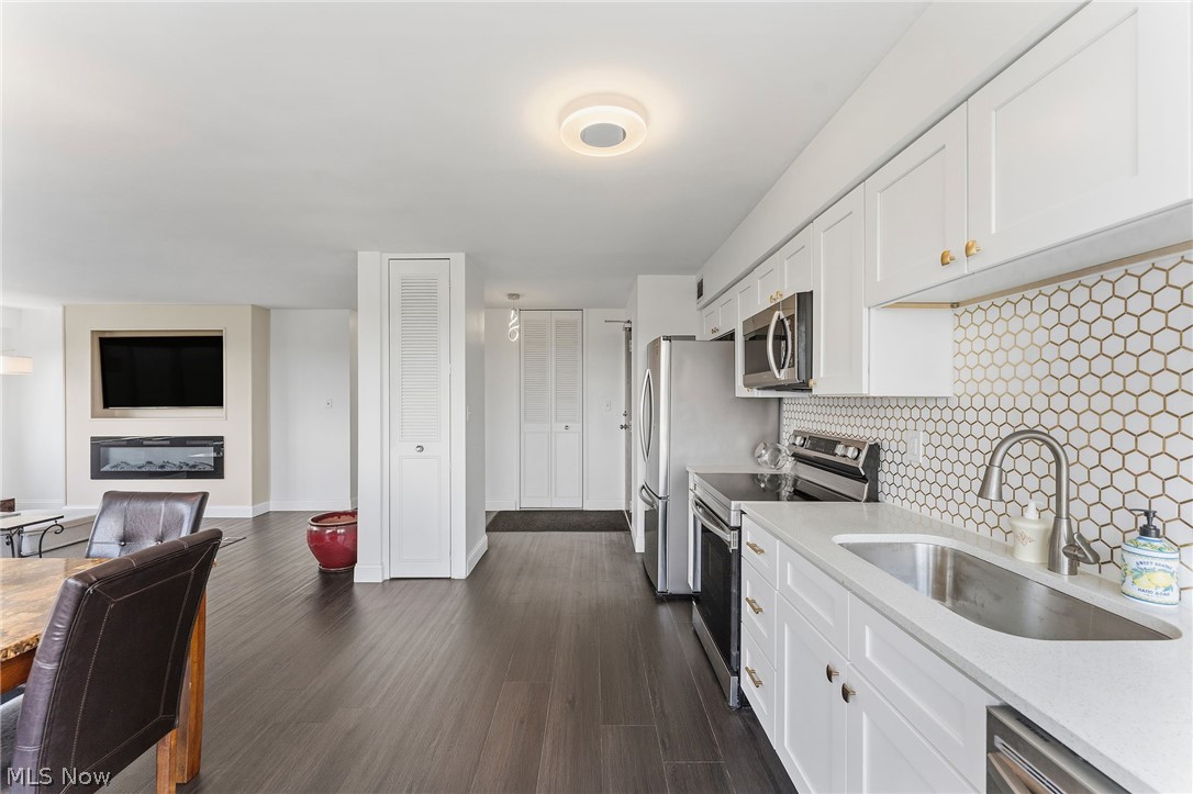 Marine Towers East Condo - Residential