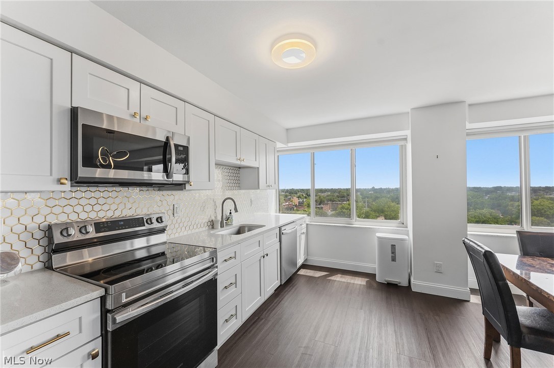 Marine Towers East Condo - Residential