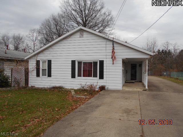 Little ranch in Wadsworth. 3 bedrooms and 2 bath. Close to the city. Big garage for the handyman. Perfect starter or investment home. Fannie Mae Homepath Property. Contact listing agent for more info. Purchase this property for as little as 5% down! Property is approved for Homepath Renovation Mortgage Financing. All buyers and buyer's agents are solely responsible for all info verification.