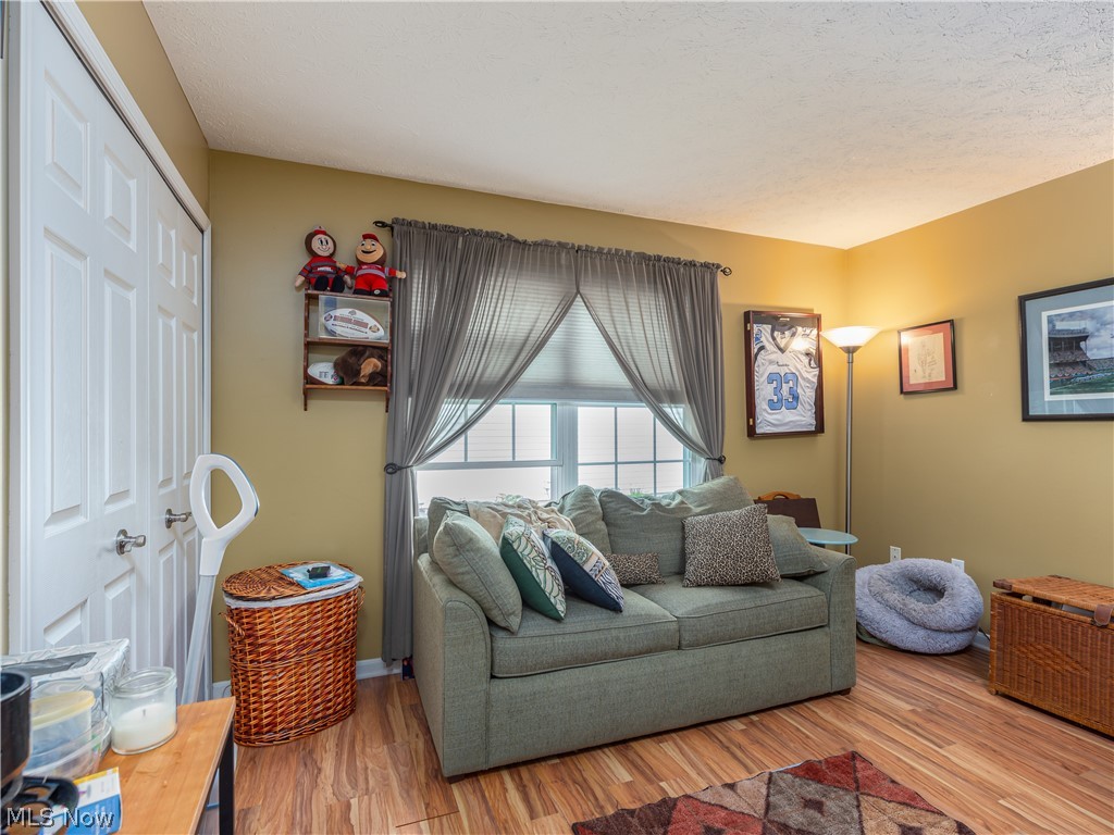 Falls Pointe - Residential