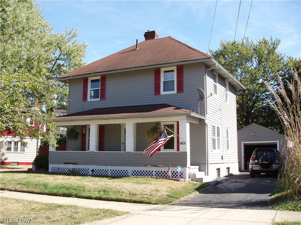 4 Bedroom colonial. Newly Remodeled Kitchen with all appliances stay. Updated bathroom. 4 Bedrooms upstairs, 1st floor office can be small 5th bedroom. Partially finished basement. Waterproofed with sump pump..
 Extra premium for a pet.