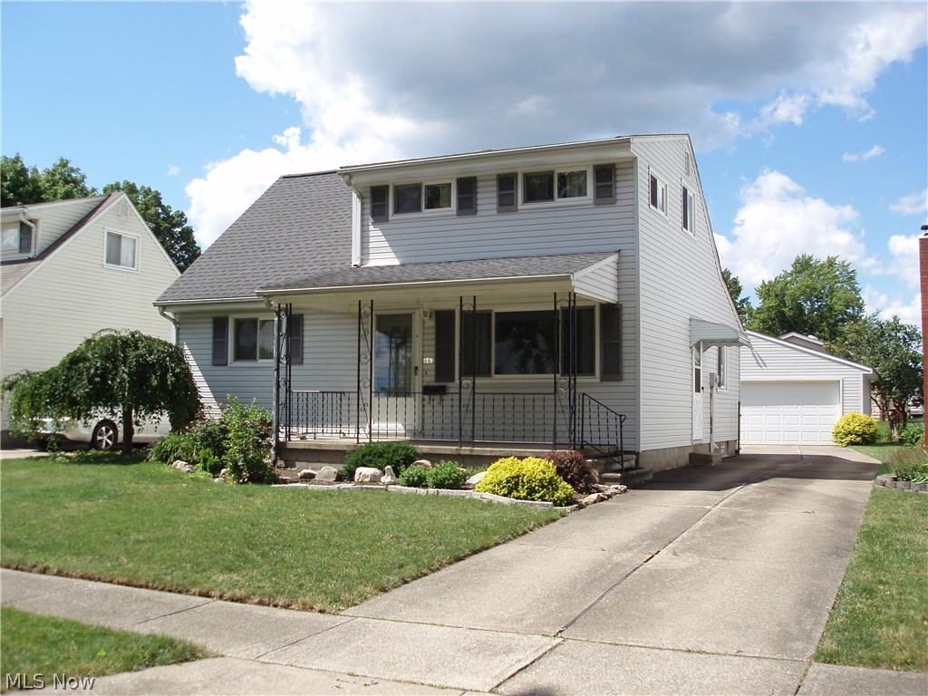 3 Bedroom Cape Cod with 1.5 Baths... Large 2.5 Car Garage with door opener....space to make half bath on second floor into a Full bath...
Windows and Siding new in 2008... Roof replaced in 2010...