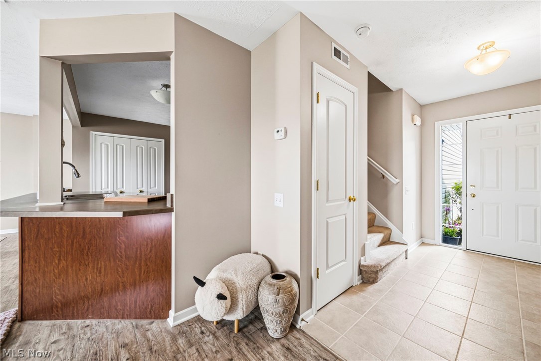 Tradewinds Twnhms Condo - Residential