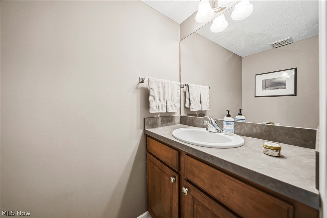Tradewinds Twnhms Condo - Residential