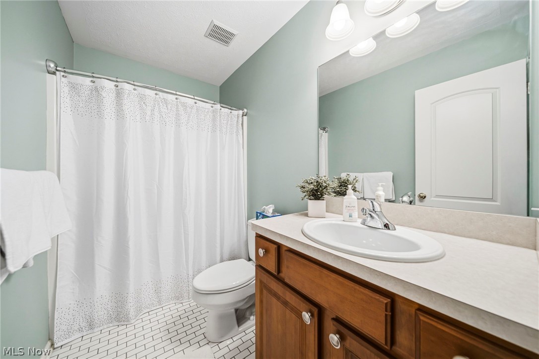 Tradewinds Twnhms Condo - Residential