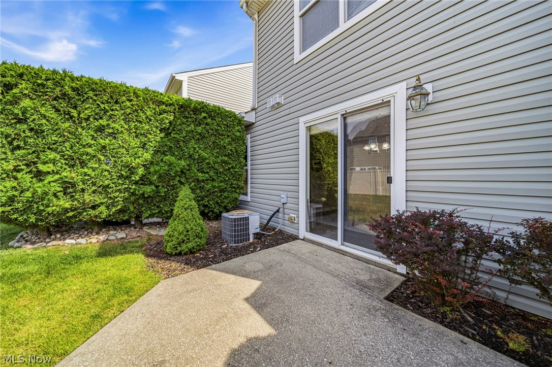 Tradewinds Twnhms Condo - Residential