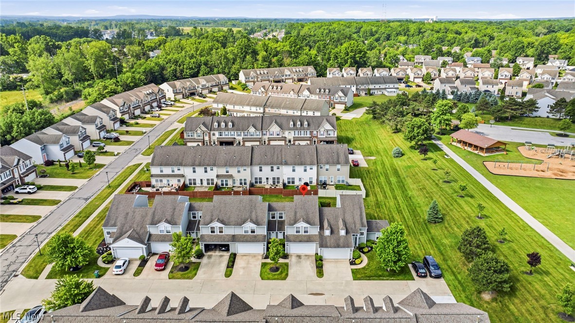 Tradewinds Twnhms Condo - Residential