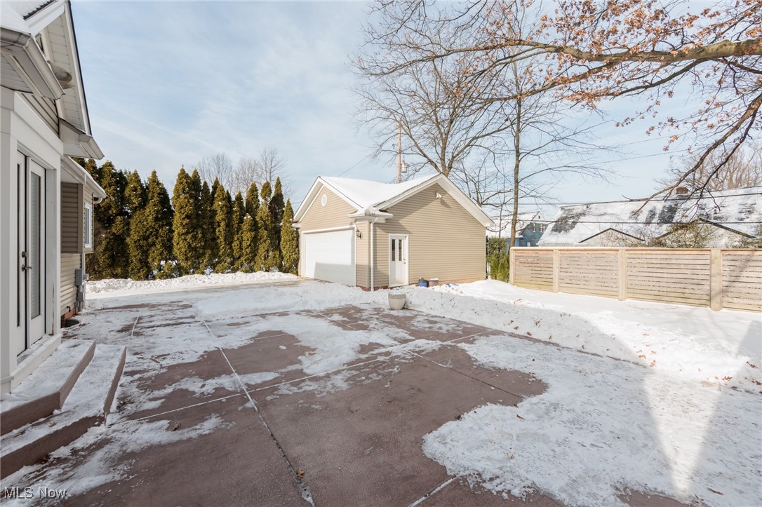 Ranch Realty Companys - Residential