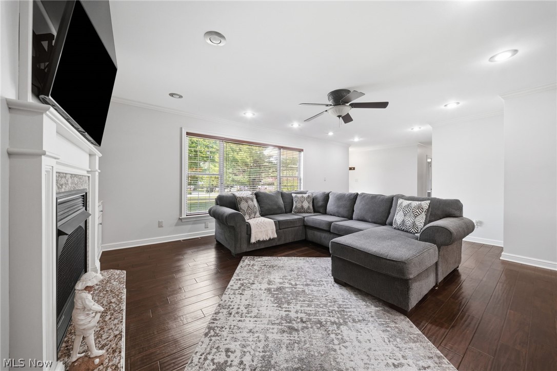 Knollwood - Residential