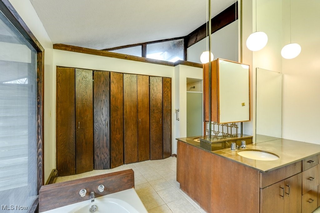 Beechwood Island - Residential