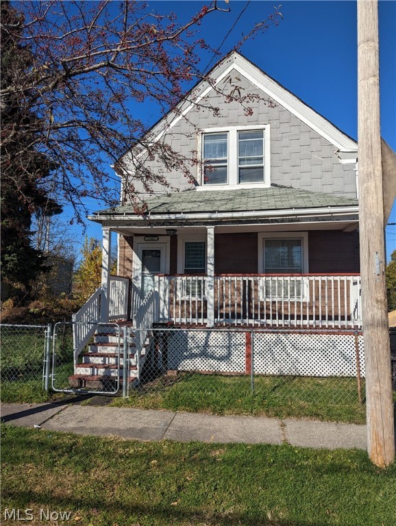 Fall Application Blowout SALE! All applications 50% off until end of 2022. Our Application is Always good for any of our listings! Apply Today with Confidence. This single family home has been freshly painted throughout and has new flooring. The kitchen is completed with a New Dishwasher/ Fridge and Oven. The home does have Washer dryer hookups. The back yard is a Double lot fully fenced in. Off street parking Front porch. 3rd tandem bedroom.
Properties is excited to offer our Resident Benefit Package, including Renters insurance, Credit Reporting, and Pest Share Extermination Services. The $40 monthly benefit is added to all leases