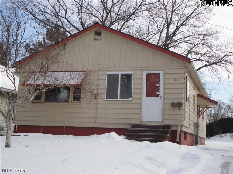 Excellent investment potential!  Nice ranch home with 2 br, 1 bath, not a lot to do here - perfect investment or first time owner!
