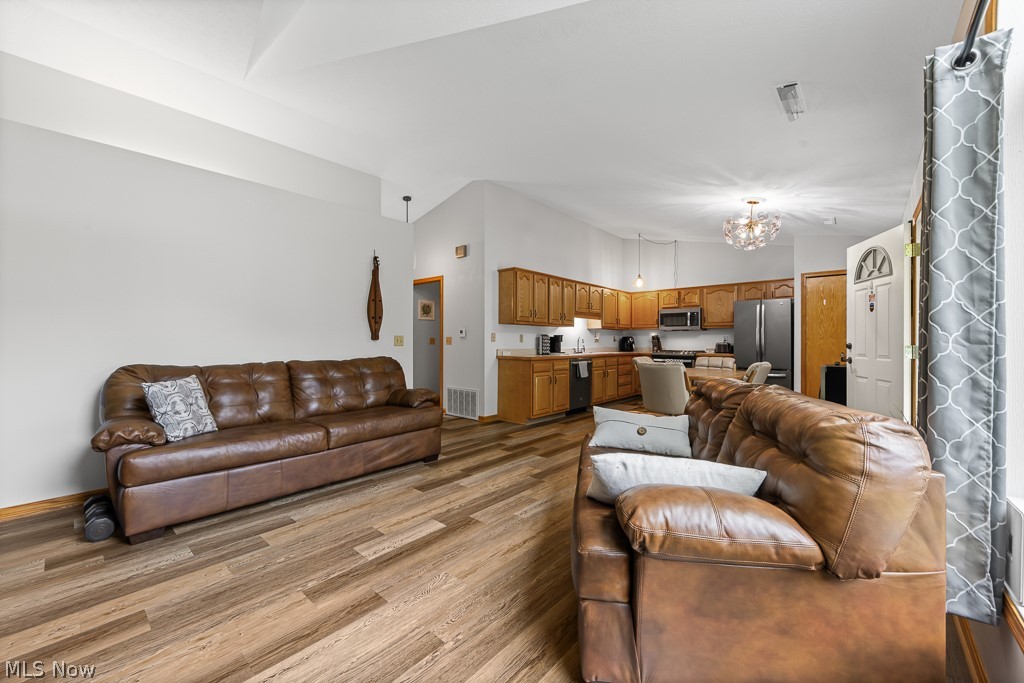 Ryan Village Condos Ph 02 - Residential