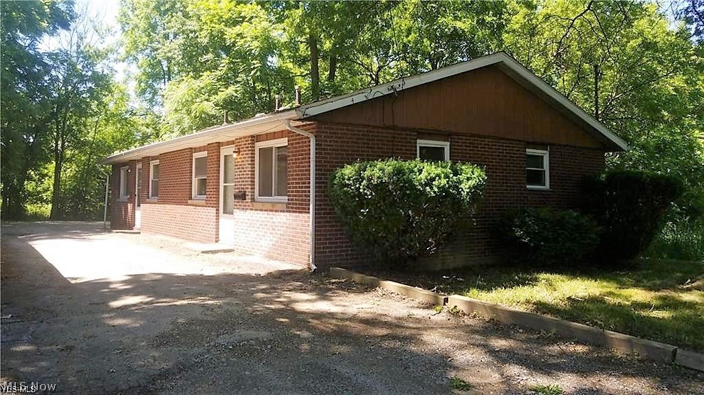 This multi-family home is part of a five home portfolio. This five home portfolio total asking is $226,000. The monthly rent for this home is $1,190. The monthly income for the five properties are a total of $4,440. The other properties include 1413-1415 Seward Avenue, Akron; 1409-1411 Seward Avenue, Akron; 1630 Claudia Avenue, Akron; 1016 Andrew Street, Akron. Please see the supplements for more information.