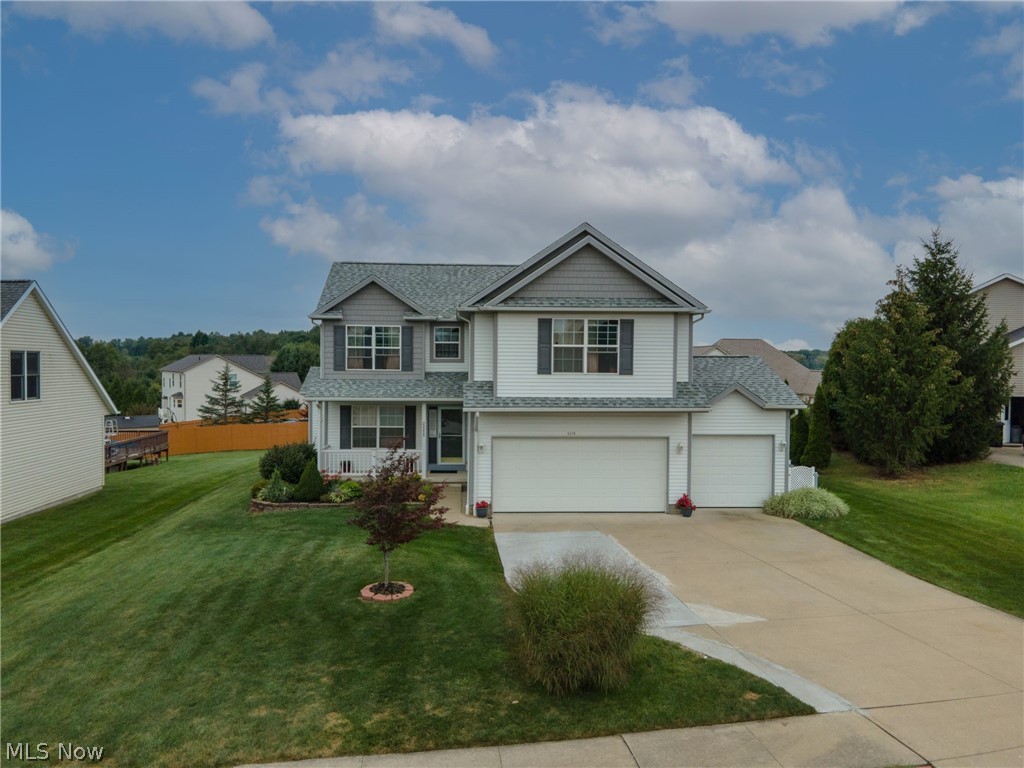 Open floor plan w/walk in pantry. Second flr. laundry. Master bedroom features cathedral ceiling,  Double walk in closets, dbl. sinks, & separate garden tub & shower. Lower level has family Rm. Office/5th Bedroom with full bath.