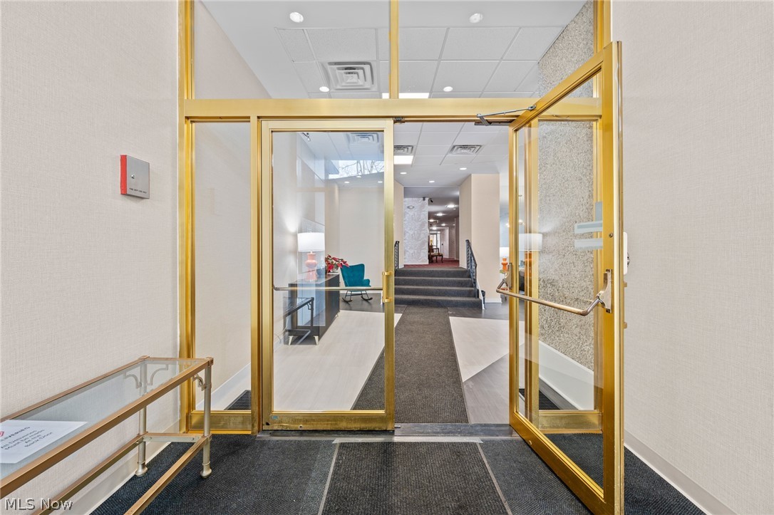 Carlton House Condo - Residential