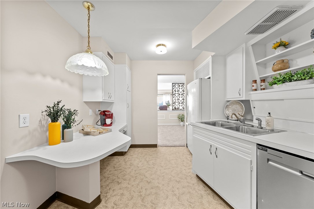 Carlton House Condo - Residential