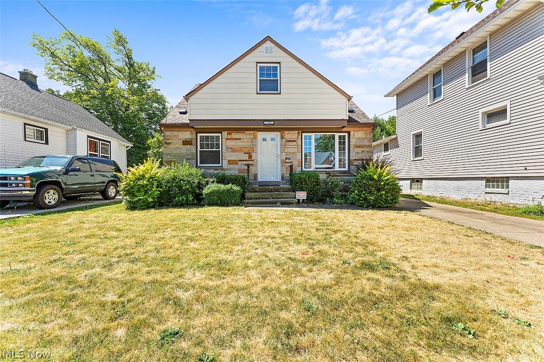 21980 Ivan Ave, Euclid - 4 bed, 2 bath single family home! //

$1,295 rent/ $1,295 deposit //
$49 application fee per adult //
NO SMOKING //
1 time $129 non-refundable set up fee paid at lease signing //

All applicants are required to fill out a PetScreening app, found on our website directly on the app before being processed. Even if you have NO pets - this app must be filled out. One-time, non-refundable pet fee of $200-300 per animal applies to all pets & must be paid prior to or when you pay your first month rent. (No fee for qualified assistance animals). //

Our app is processed through secure site: Findigs, they require ID & income verification. W/O this, your app will not be processed. They offer 24/7 chat support on their app directly for any questions. //

Fully renovated 4 bed 2 bath home! Hardwood flooring throughout, the living room is open, spacious, & filled with natural light. Large kitchen w gorgeous counter tops,  pantry, w fridge & stove! Full bath featur