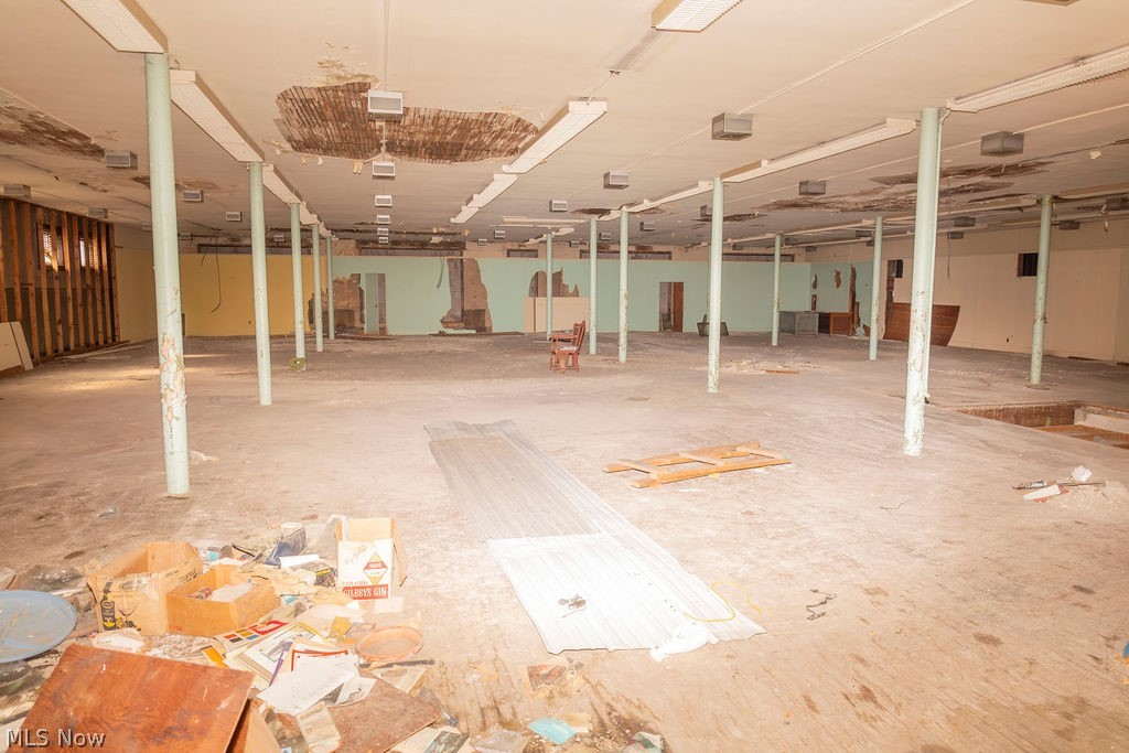 Connecticut Western Reserve - Commercial Sale
