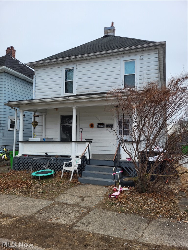 5 bedroom 2 bathroom 2-unit duplex suitable for investment or owner occupancy. Separate  units with functional layouts and income potential. Covered front porch and established neighborhood. Live in one unit or rent out the other, or add to your rental portfolio.