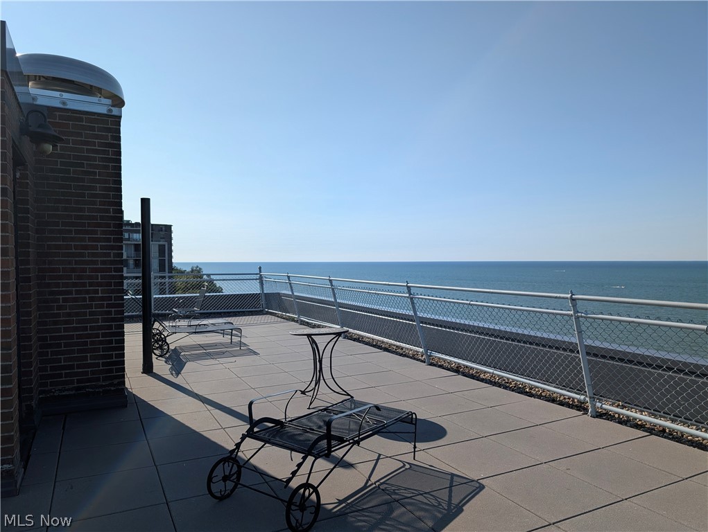 Lake House Condo - Residential