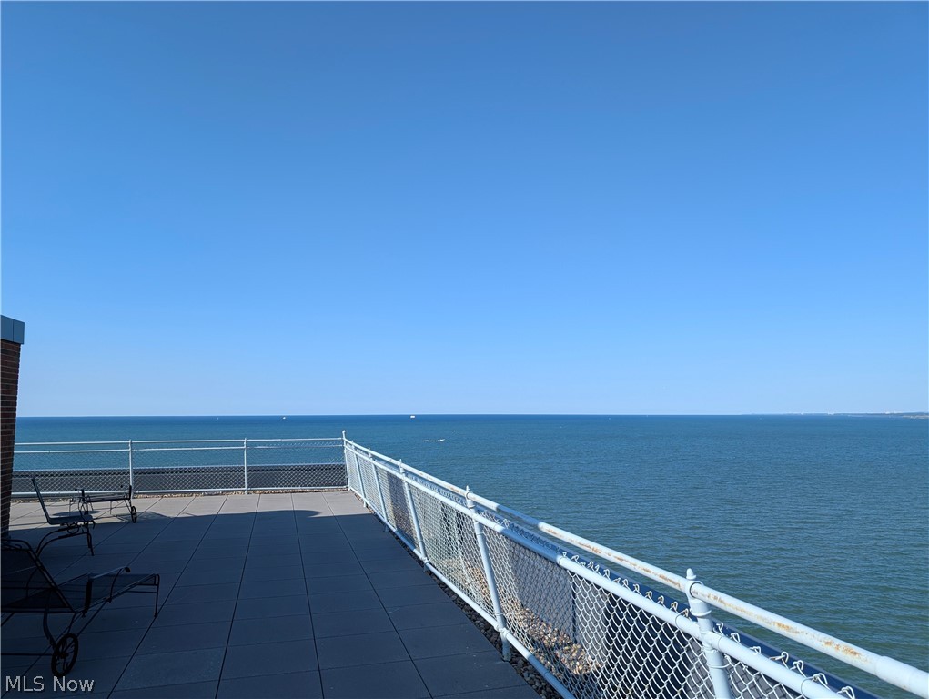 Lake House Condo - Residential