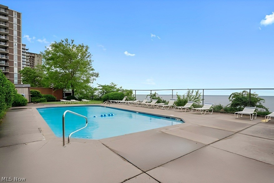 Lake House Condo - Residential