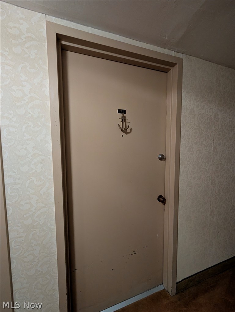 Lake House Condo - Residential