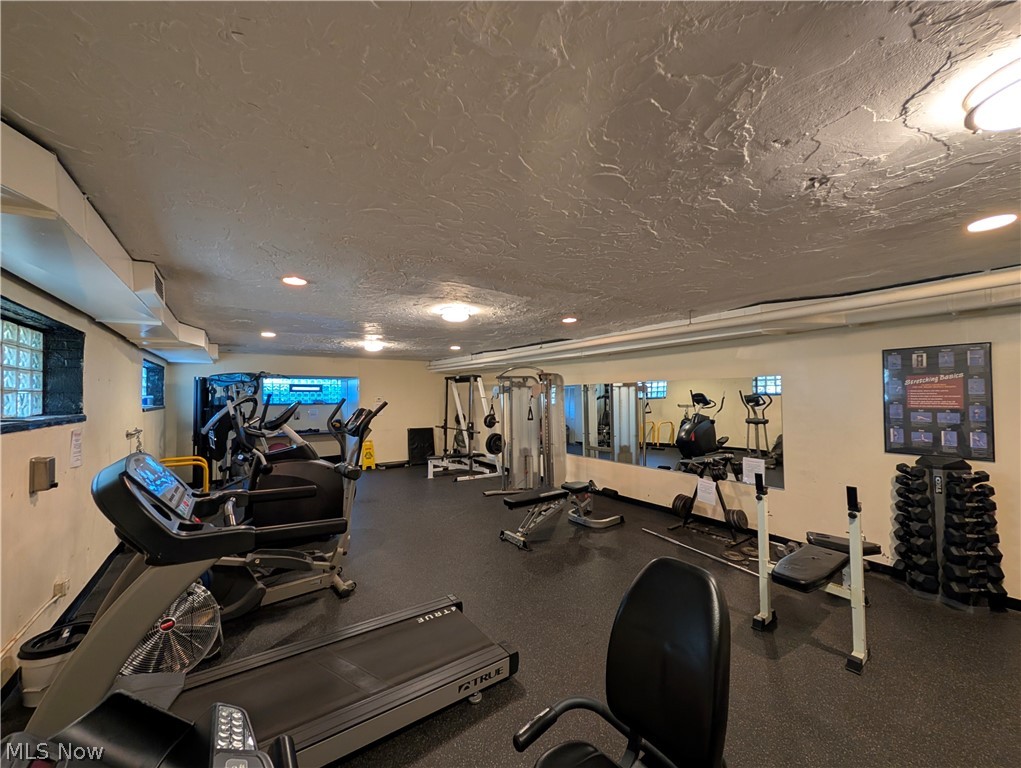 Lake House Condo - Residential