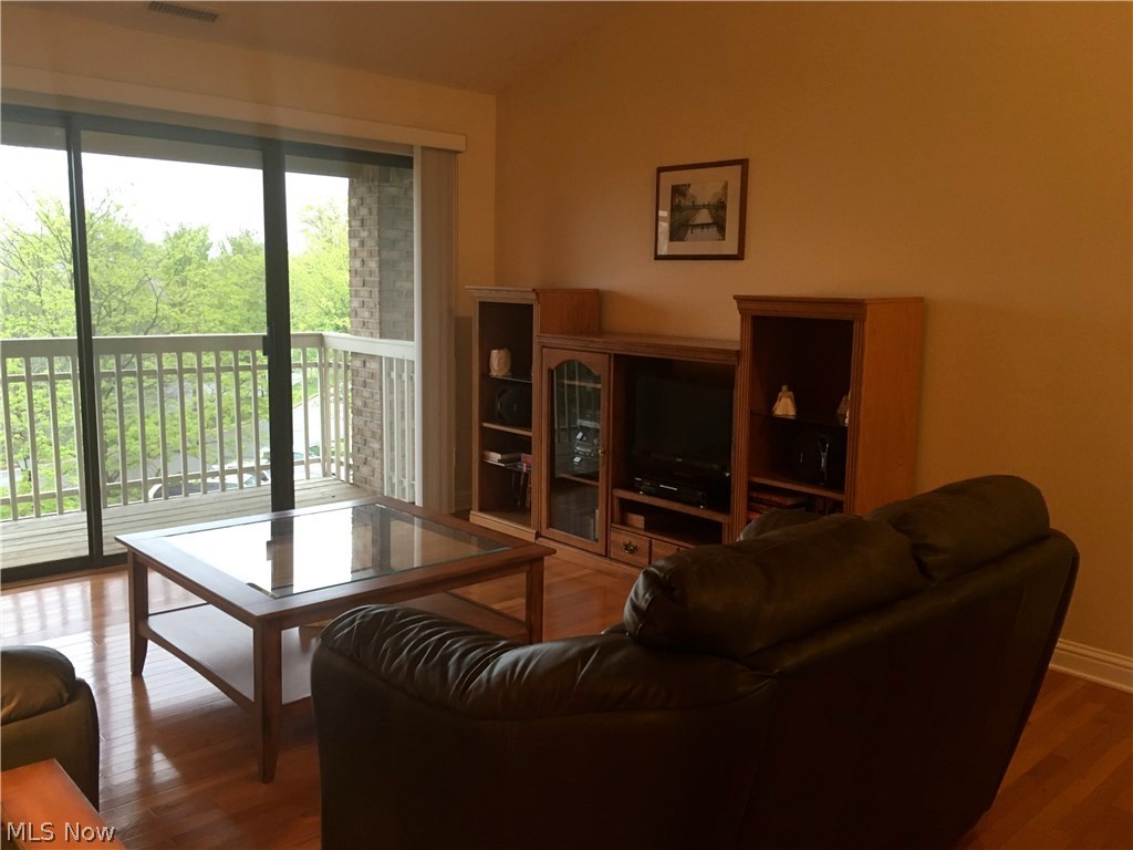 Enclave/Rosemont Rdg Condo Own - Residential Lease