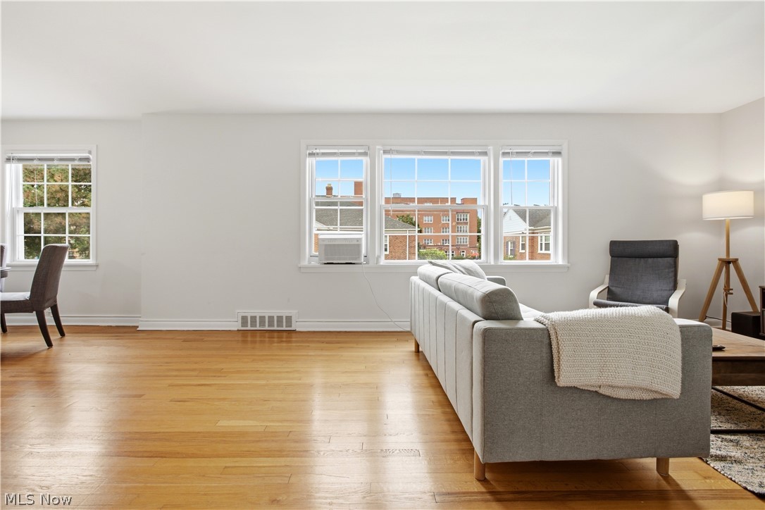Kenilworth Gardens Condo - Residential