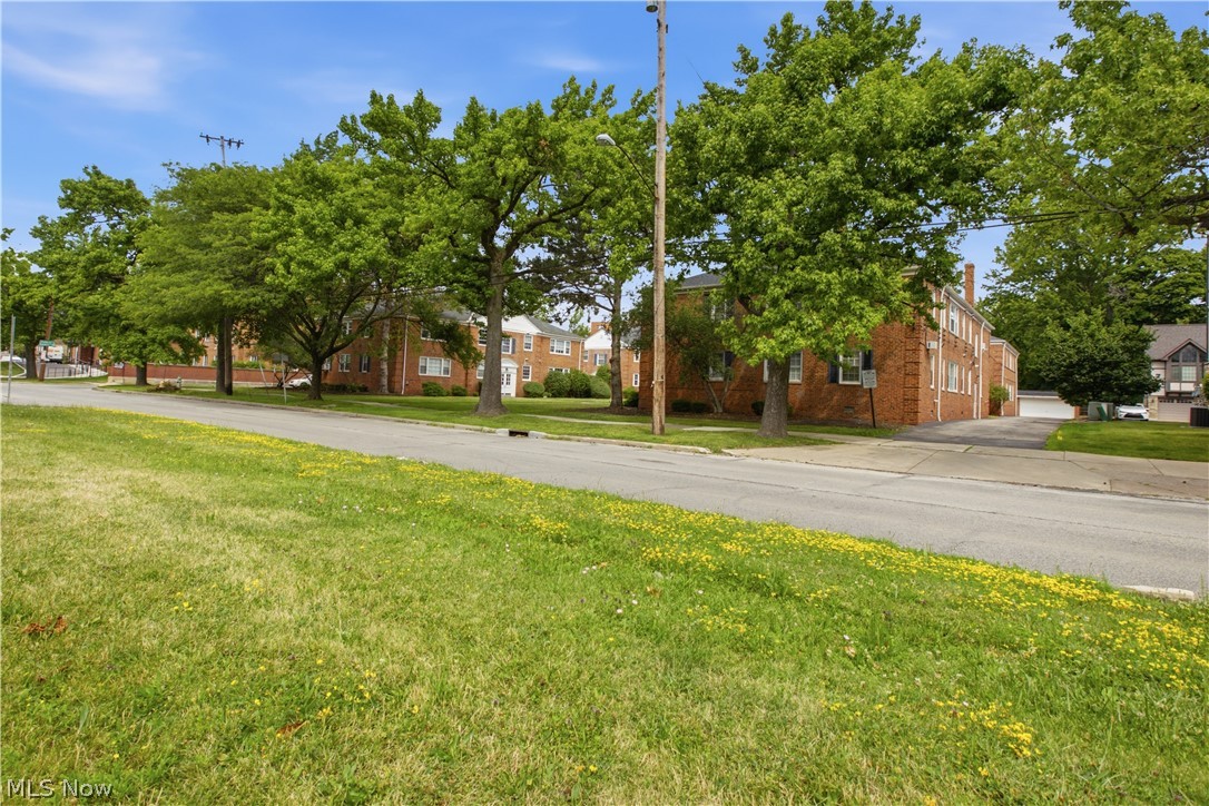 Kenilworth Gardens Condo - Residential